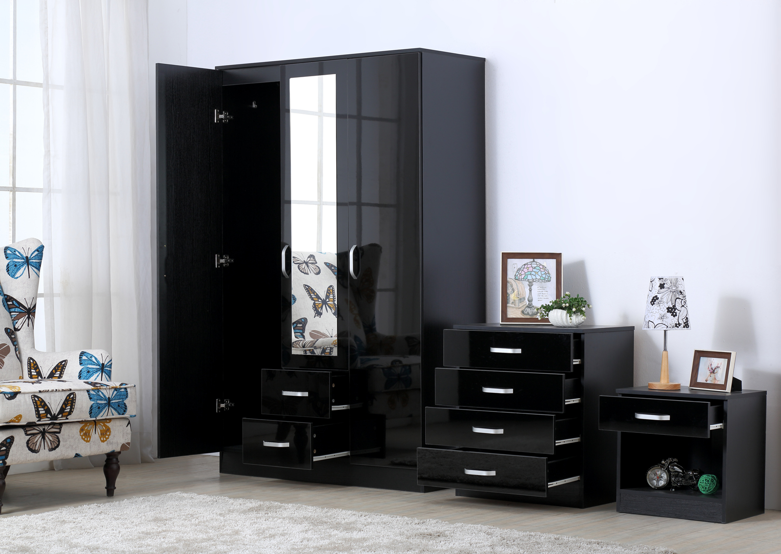 black gloss and mirrored bedroom furniture