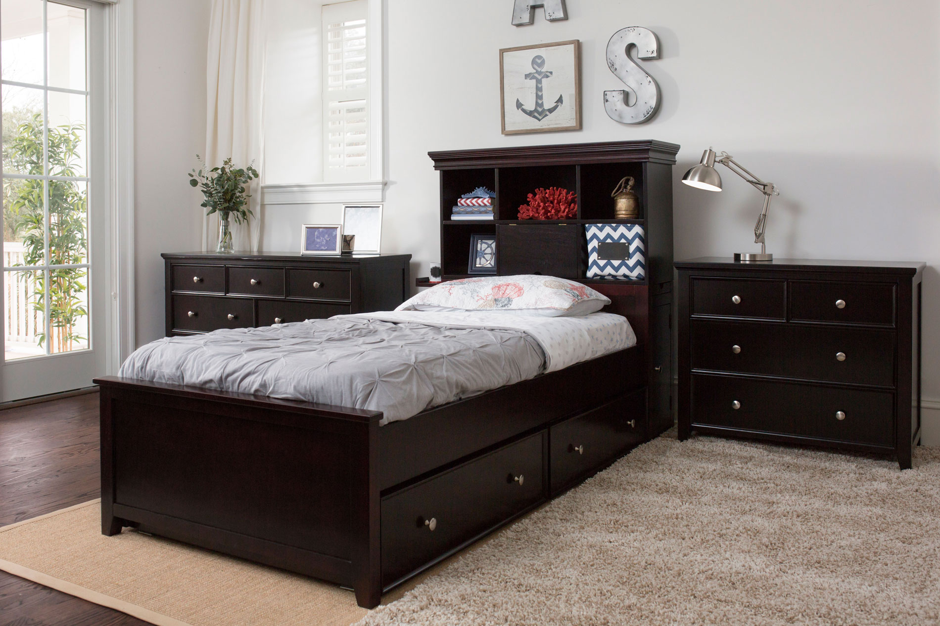 furniture for teenage bedroom