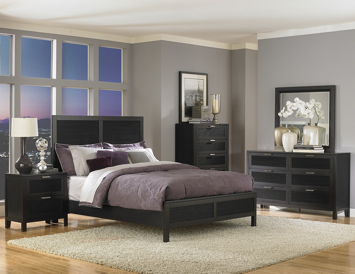 Black lacquer bedroom furniture Hawk Haven