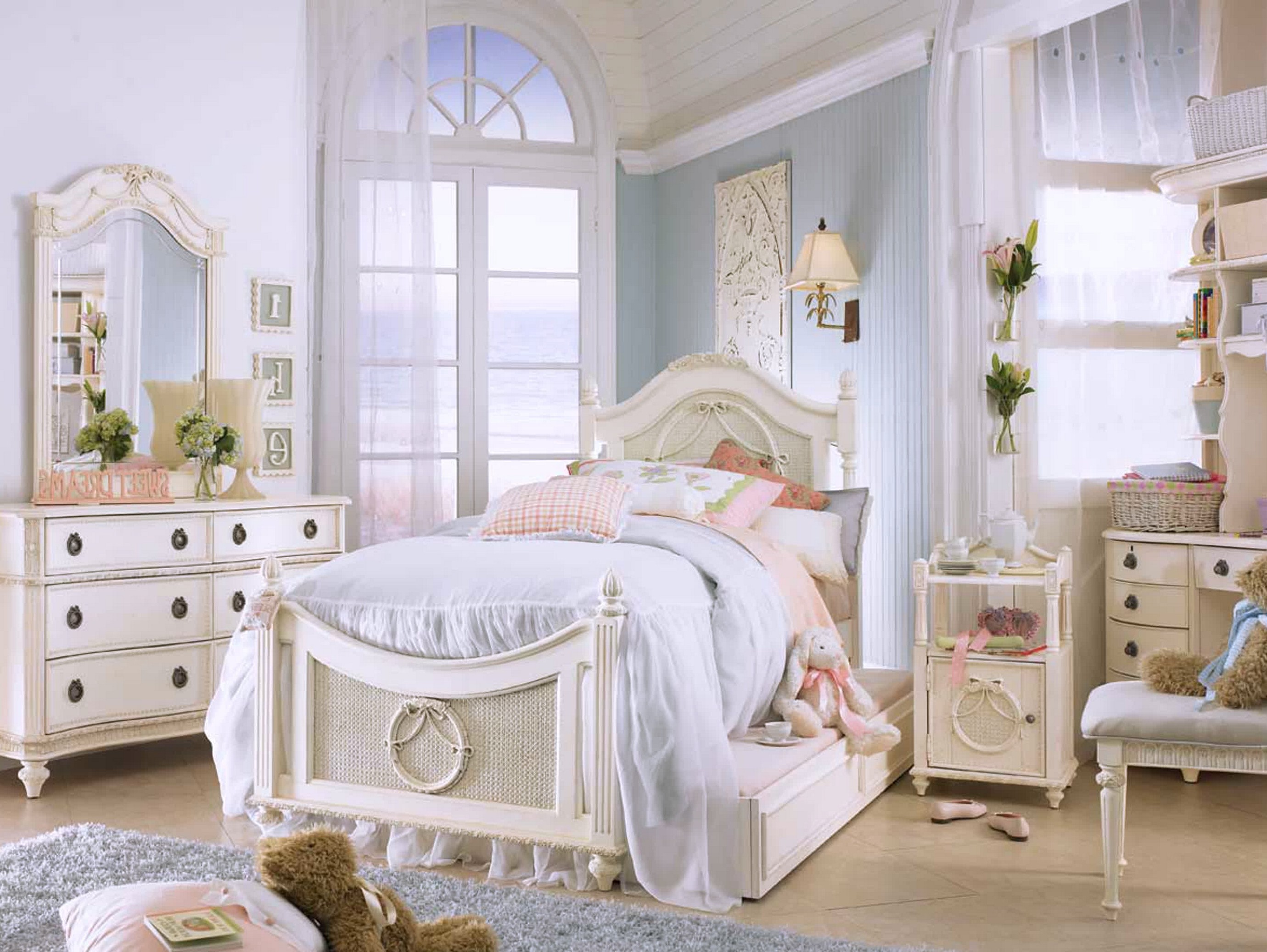 Blue and white shabby chic bedrooms Hawk Haven