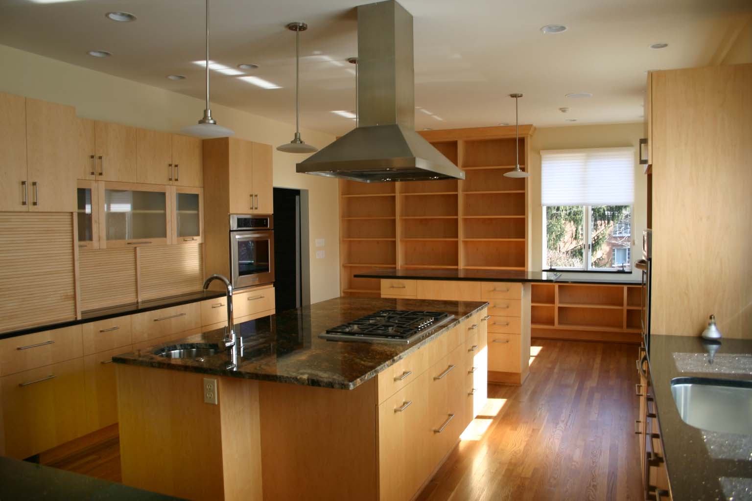 Kitchen design ideas light maple cabinets