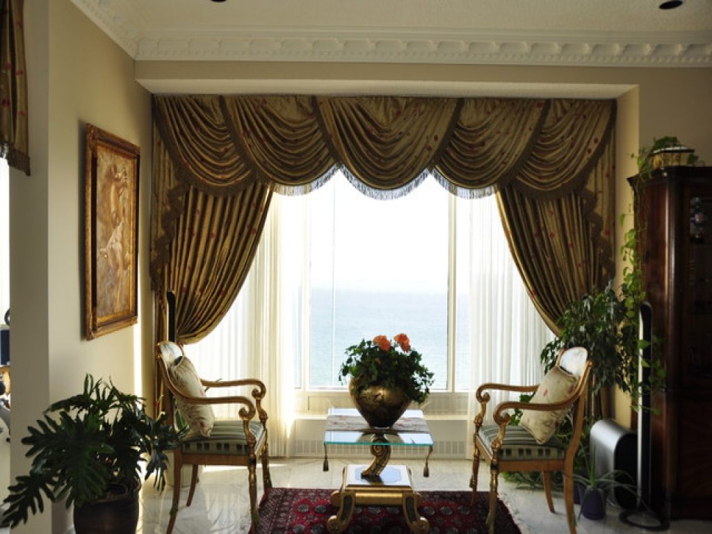 To the Floor or Not? The Great Living Room Curtain Debate