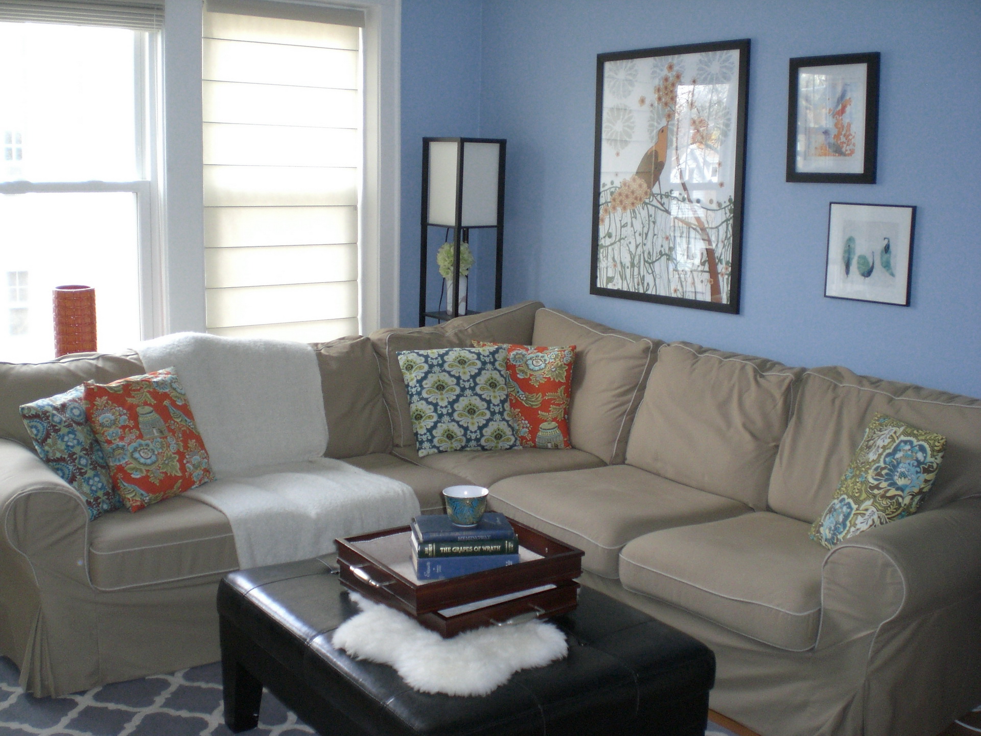 Blue living room - 35 shades of blue | Hawk Haven