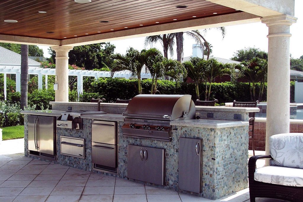 Entertain Like a Pro with an Outdoor Kitchen Island