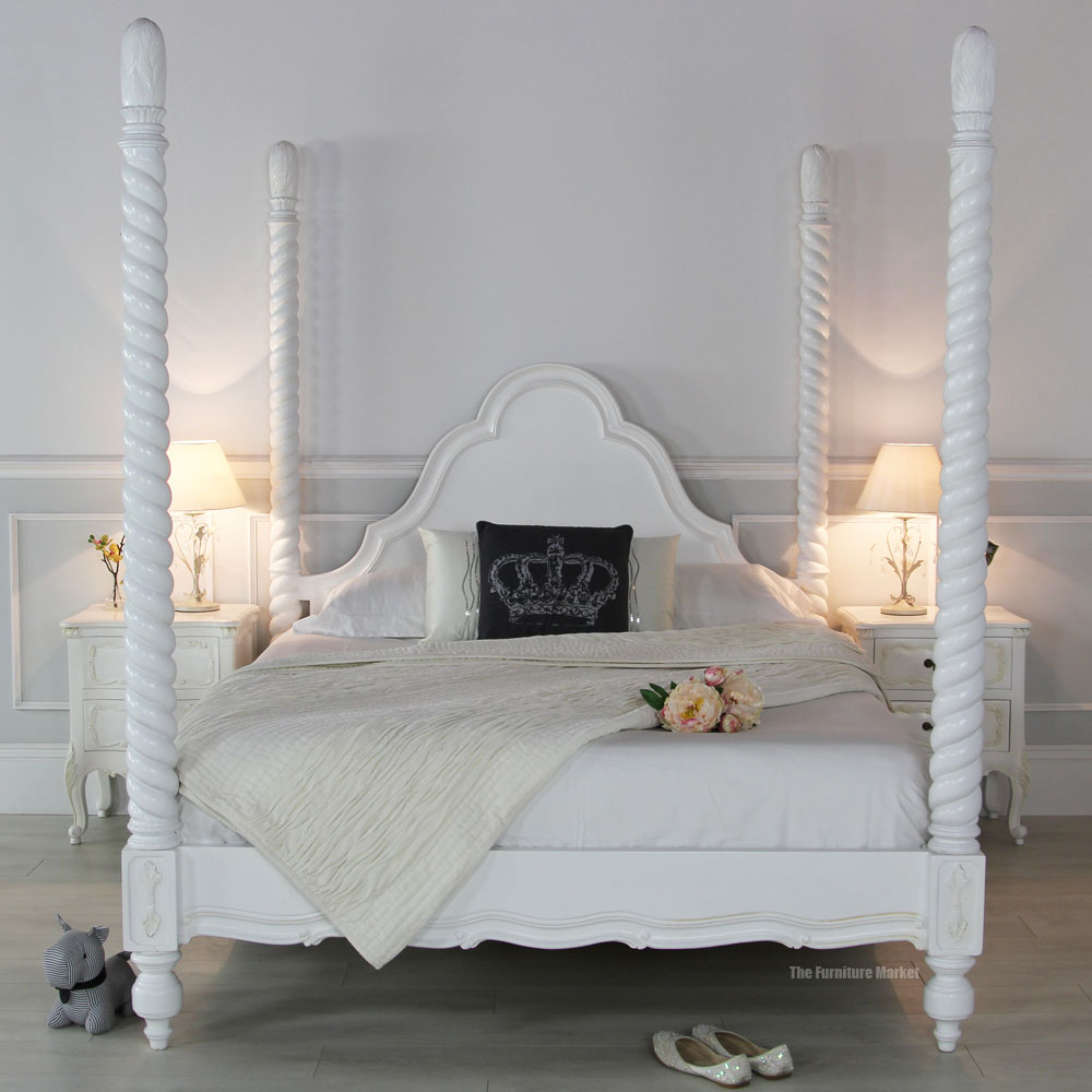 Four Poster Bed White Room