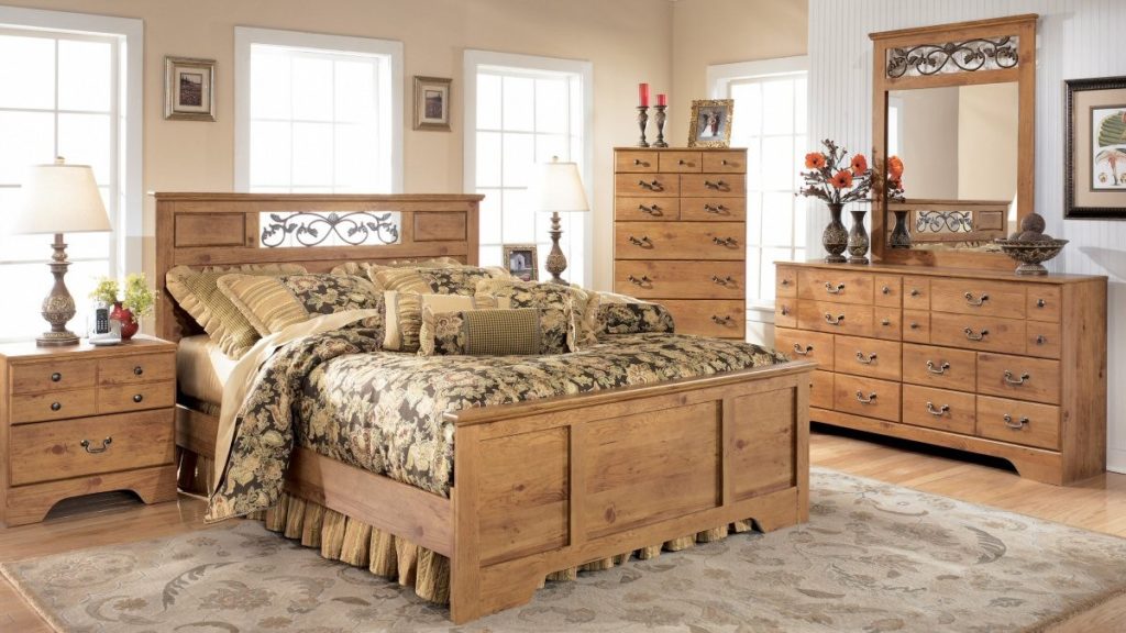 Bedroom ideas with pine furniture