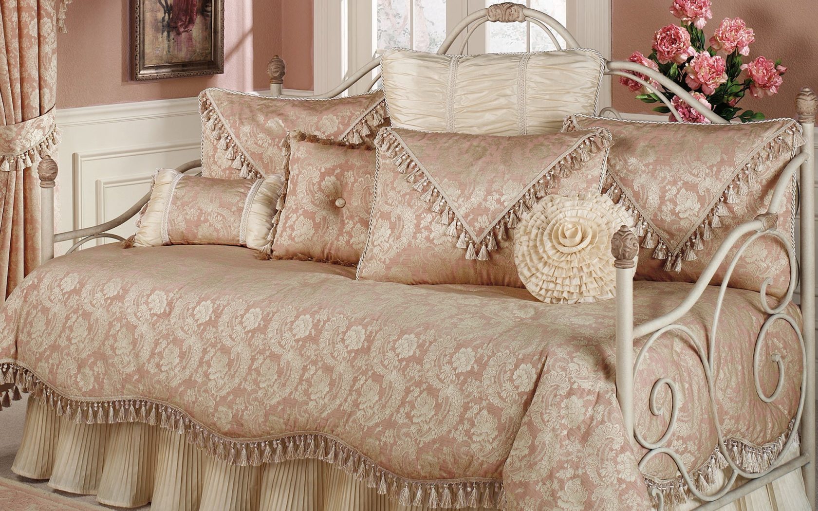 Decorate your sleeping room using the Jerusalem furniture bedroom sets