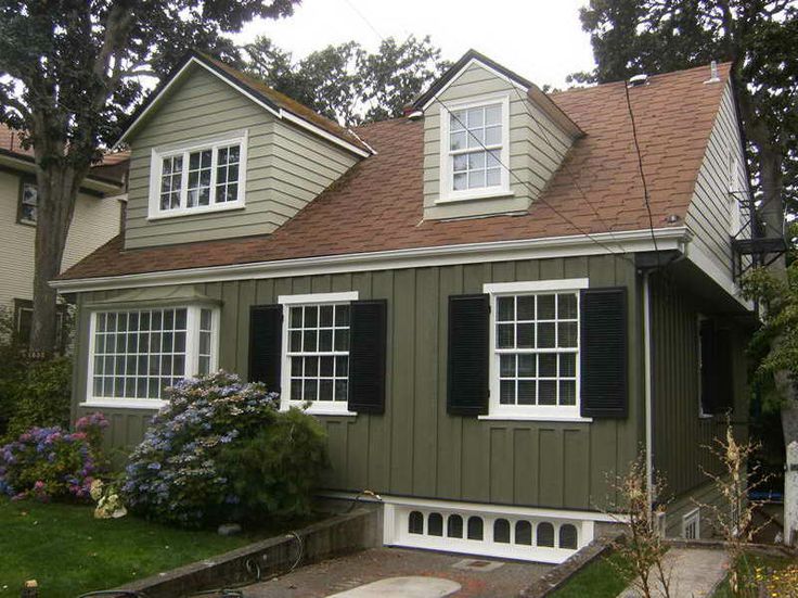 Exterior paint colors with brown roof