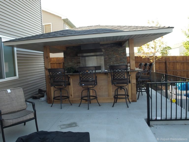 Outdoor bar plans and designs Hawk Haven