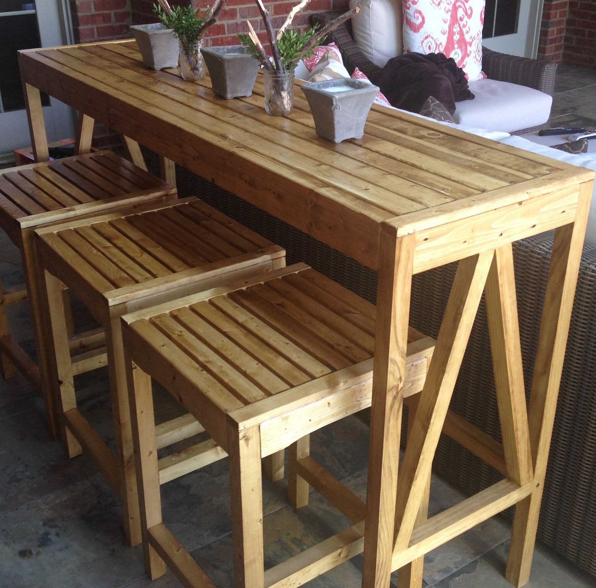 Outdoor bar table design