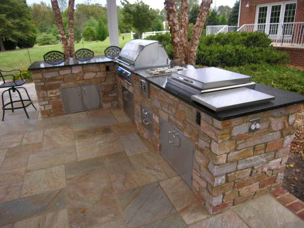 Outdoor kitchen and bar