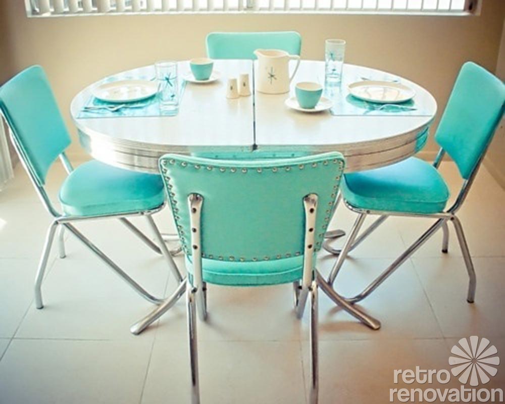 Dining tables and chairs for small spaces