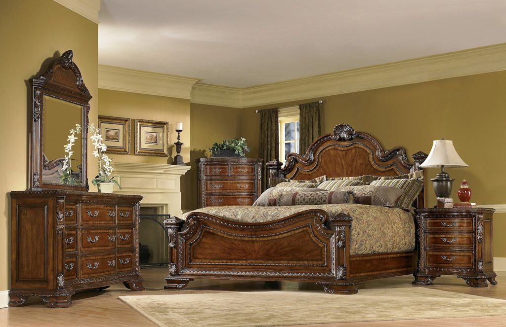 Traditional bedroom furniture sets