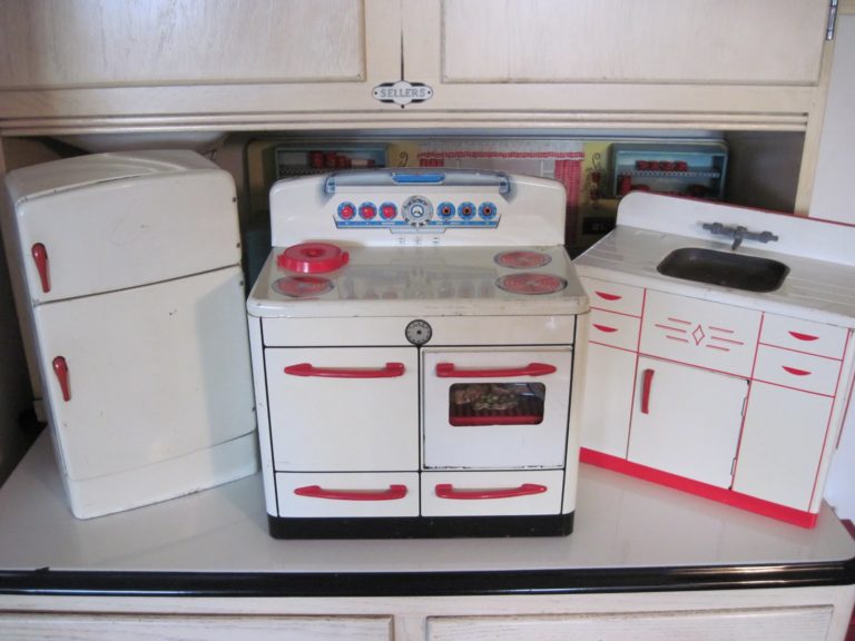 Vintage kitchen play sets - Hawk Haven