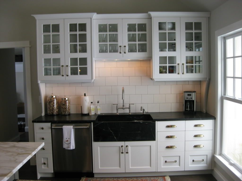 White kitchen cabinet knob ideas
