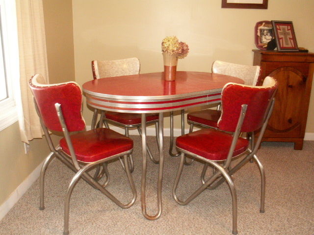 1950ﾒs retro kitchen table chairs photo - 1