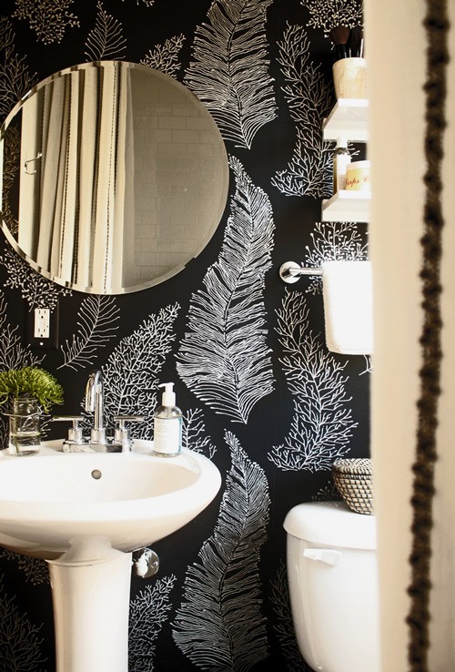 Black and White Wallpaper for Bathrooms photo - 8