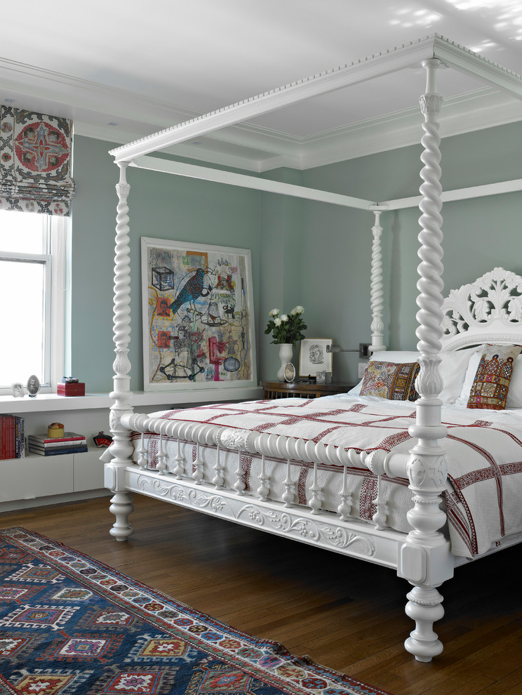 Four Poster Bed White Room photo - 10
