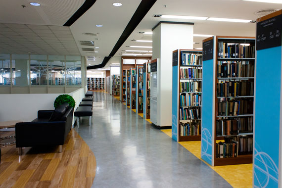 Modern Library Interiors photo - 3