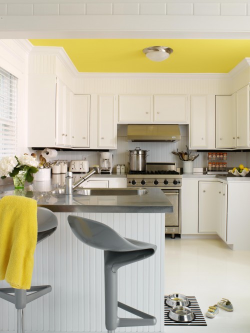 Modern yellow and grey kitchen photo - 1