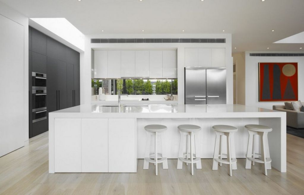 White Modern Kitchen photo - 3