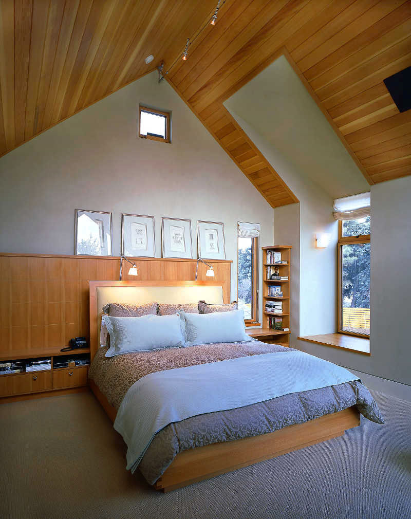 attic bedroom interior design photo - 8