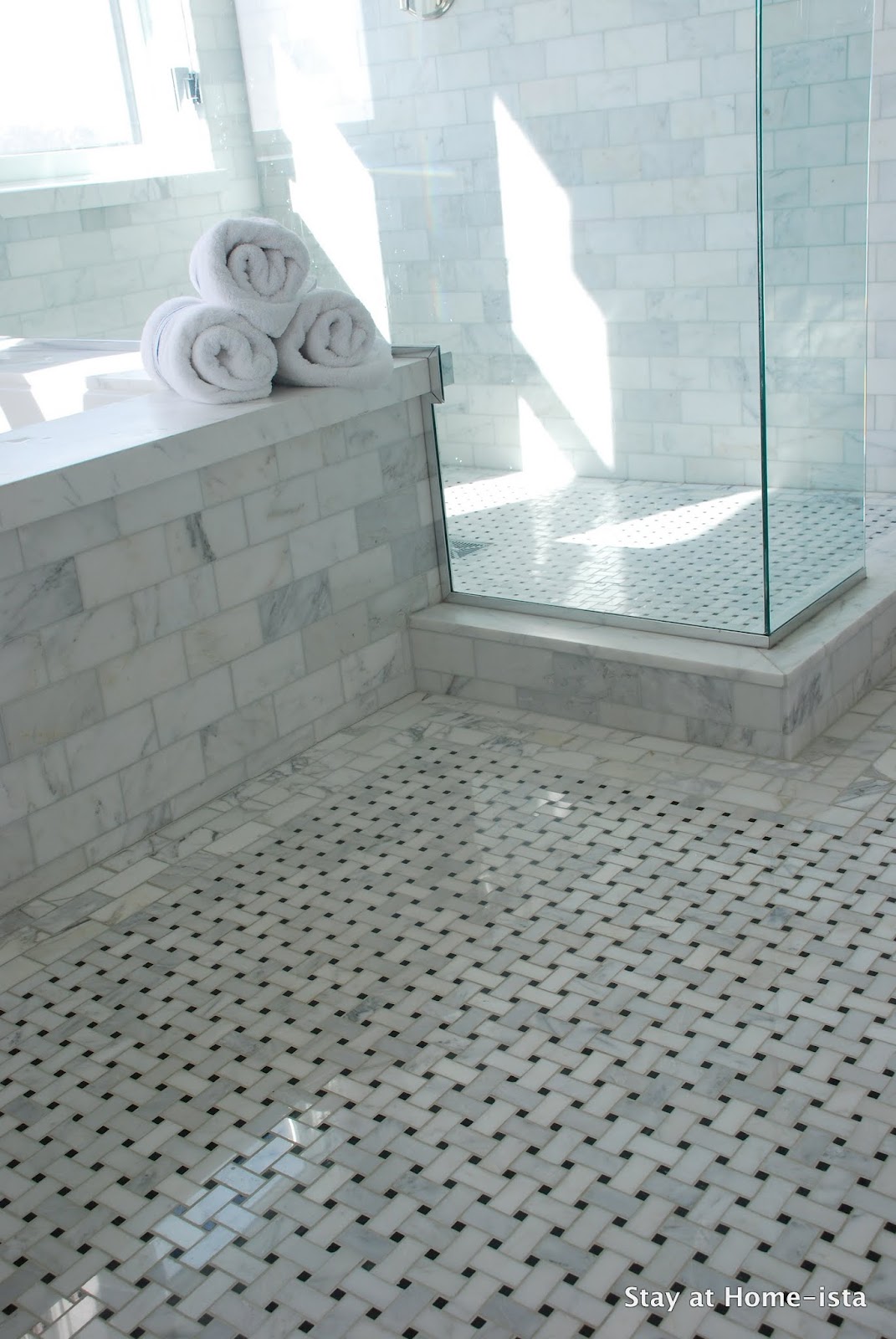 bathroom designs with marble tiles photo - 6