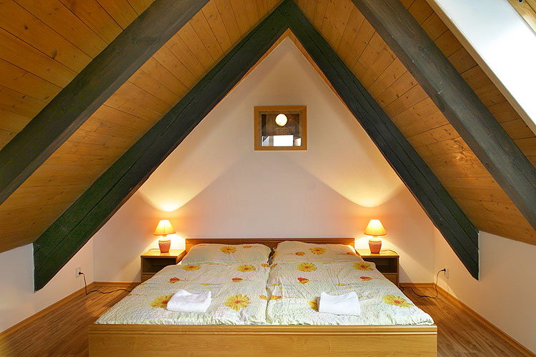 bedroom designs attic rooms photo - 5