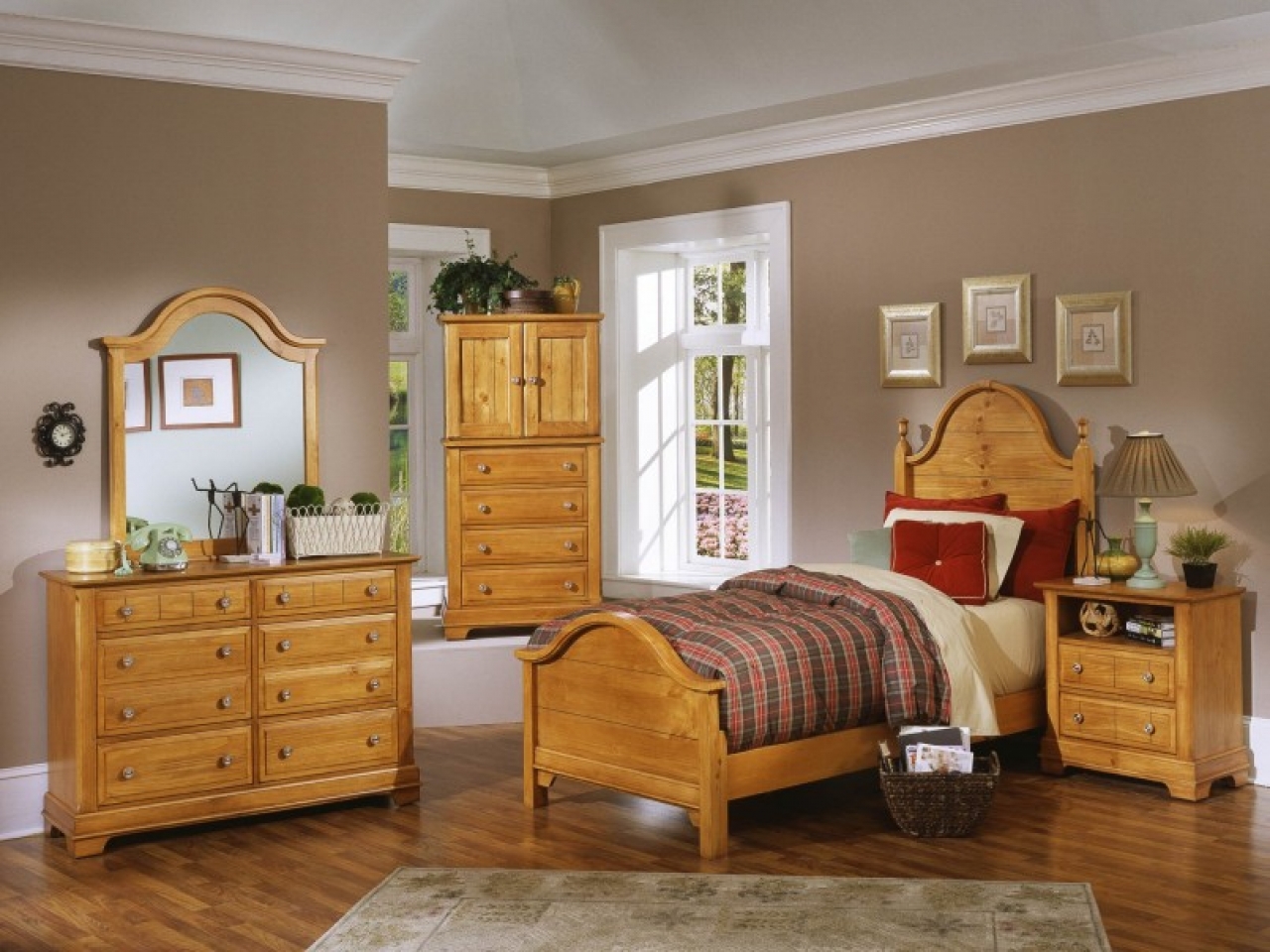 bedroom ideas with pine furniture photo - 2
