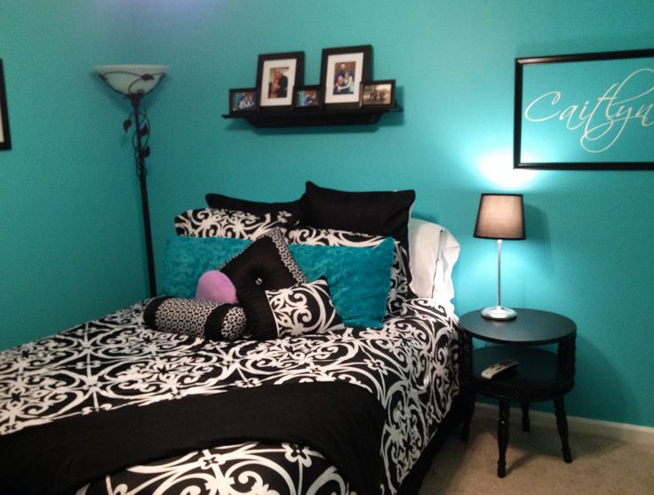 black and white bedrooms with blue accents photo - 1