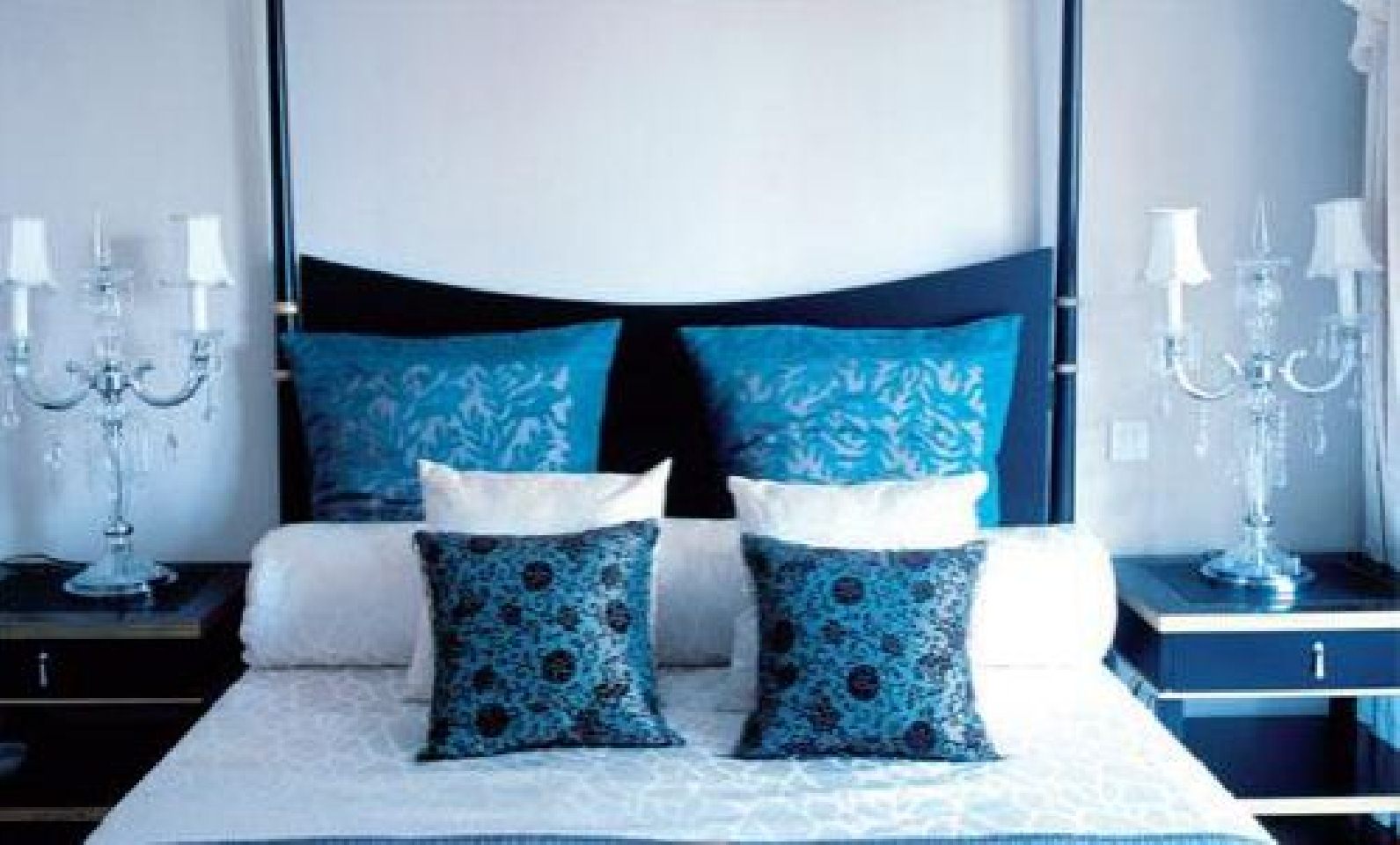 black and white bedrooms with blue accents photo - 5