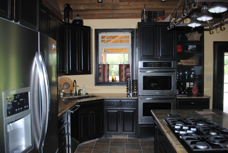 black kitchen cabinets in small kitchen photo - 5