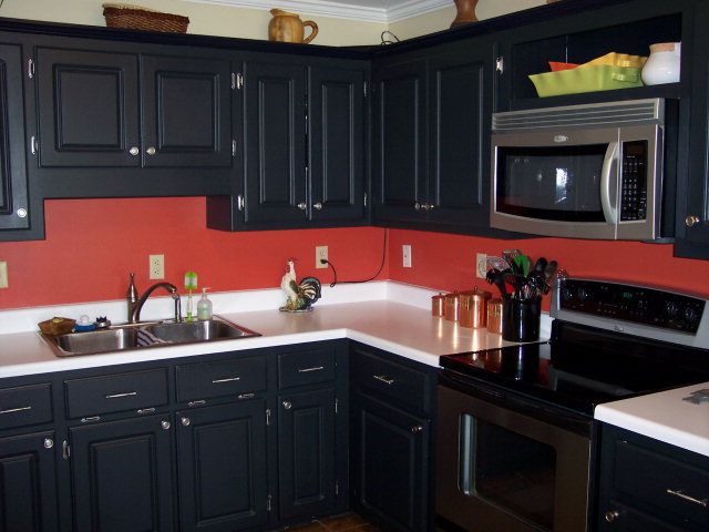 black kitchen cabinets with red walls photo - 3