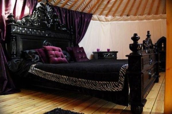 black victorian bedroom furniture photo - 9