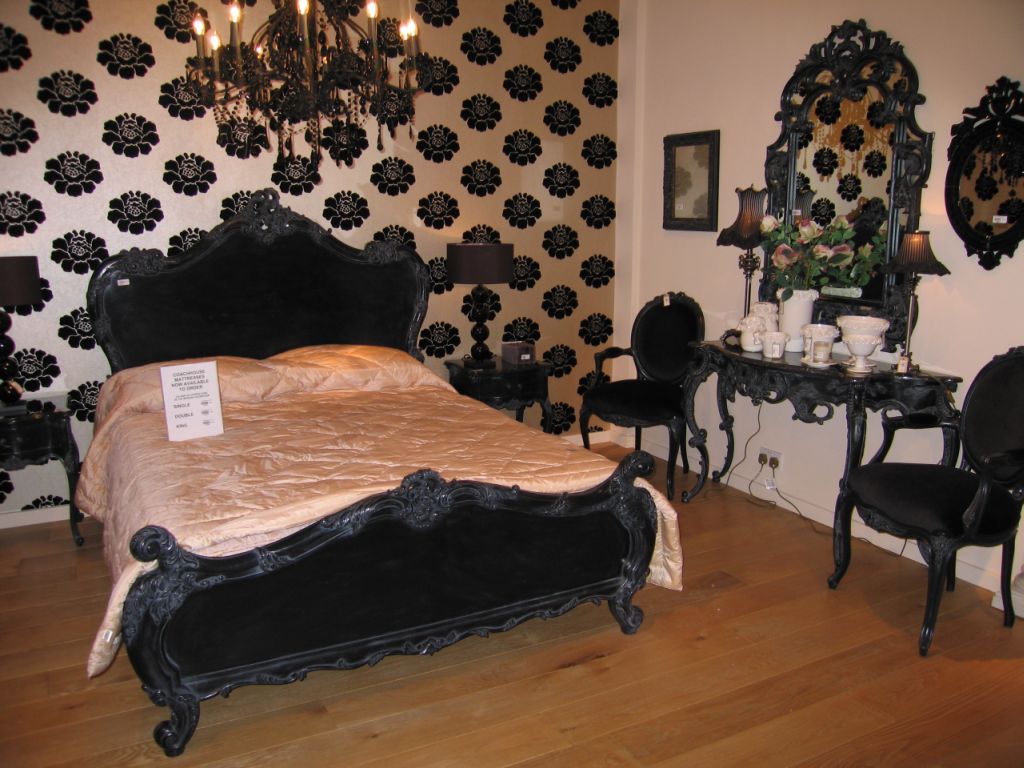black vintage bedroom furniture photo - 2