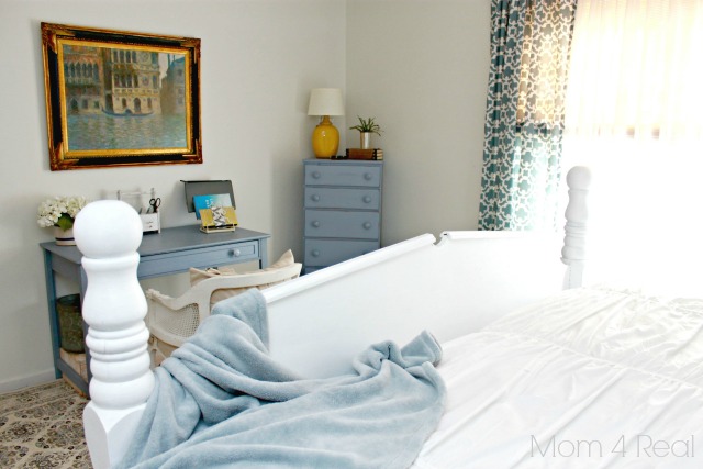 blue and white cottage bedrooms photo - 1