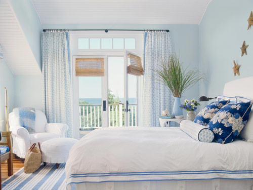 blue and white cottage bedrooms photo - 2