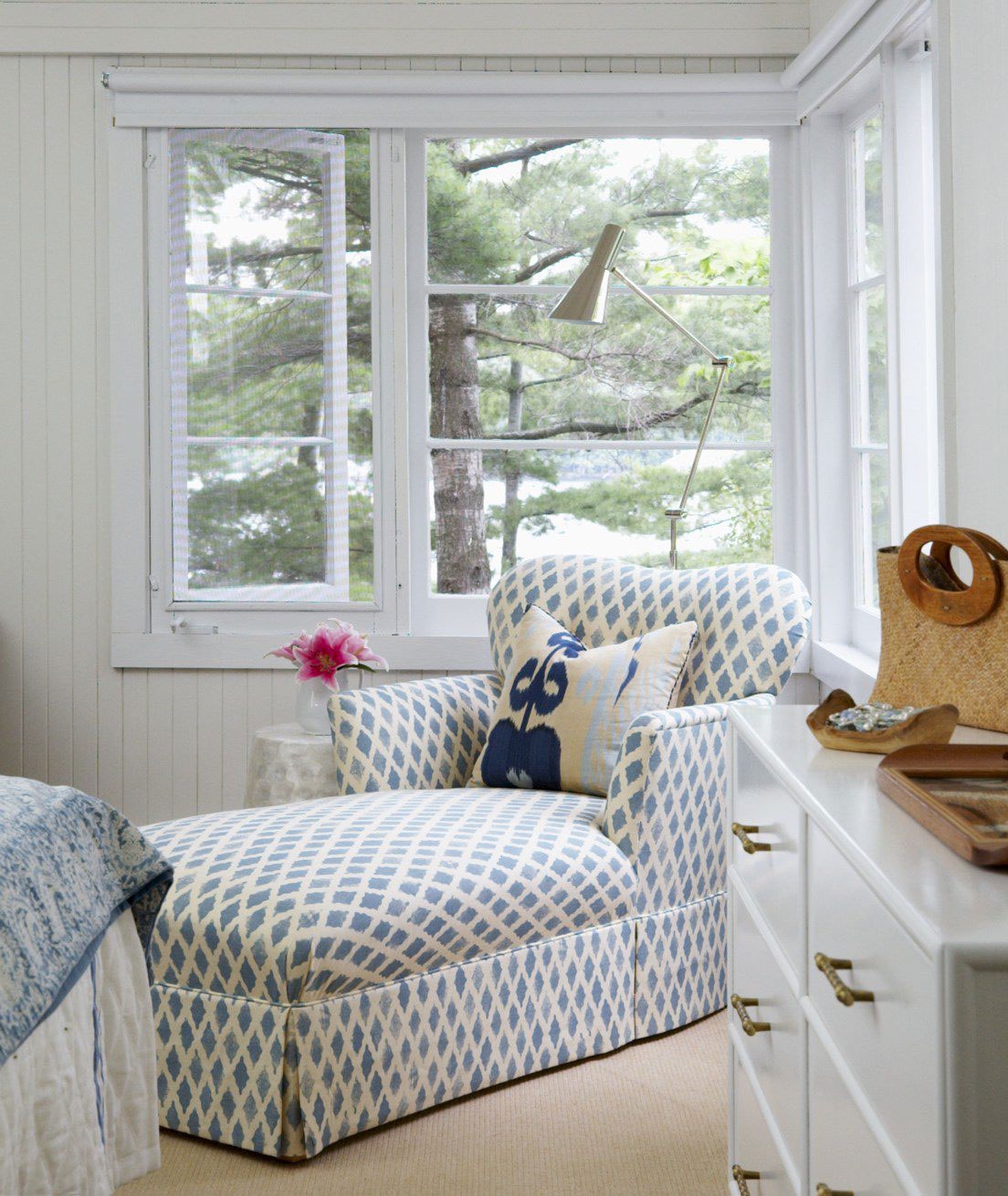 blue and white cottage bedrooms photo - 9