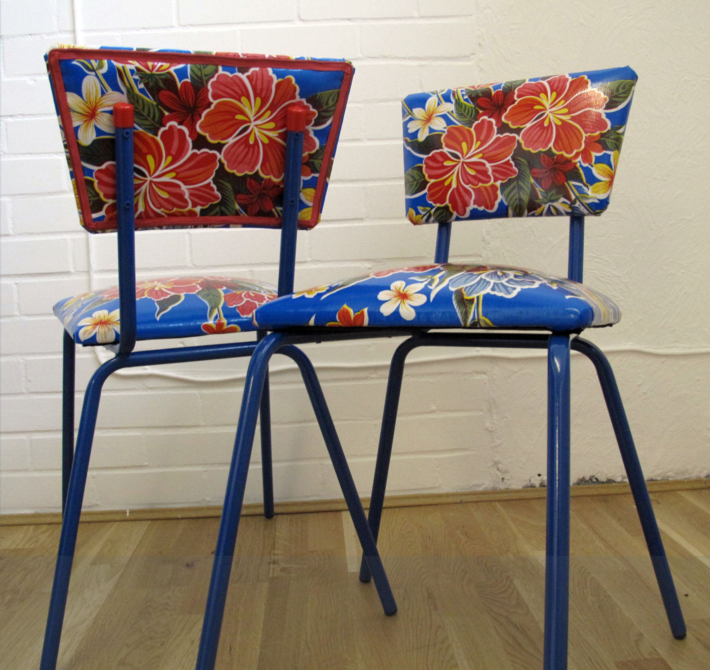 blue retro kitchen chairs photo - 4