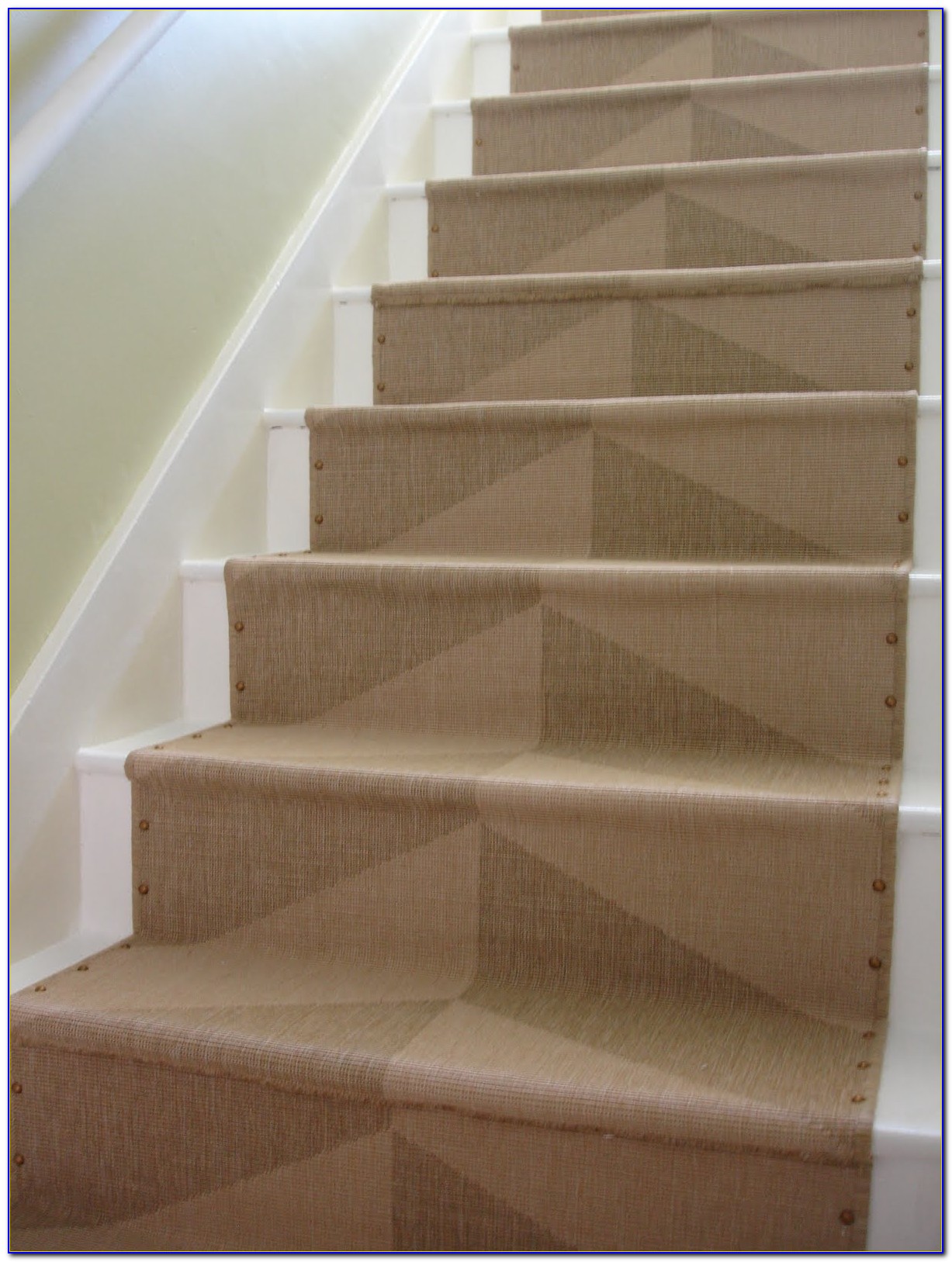 carpet runner for stairs installation photo - 3