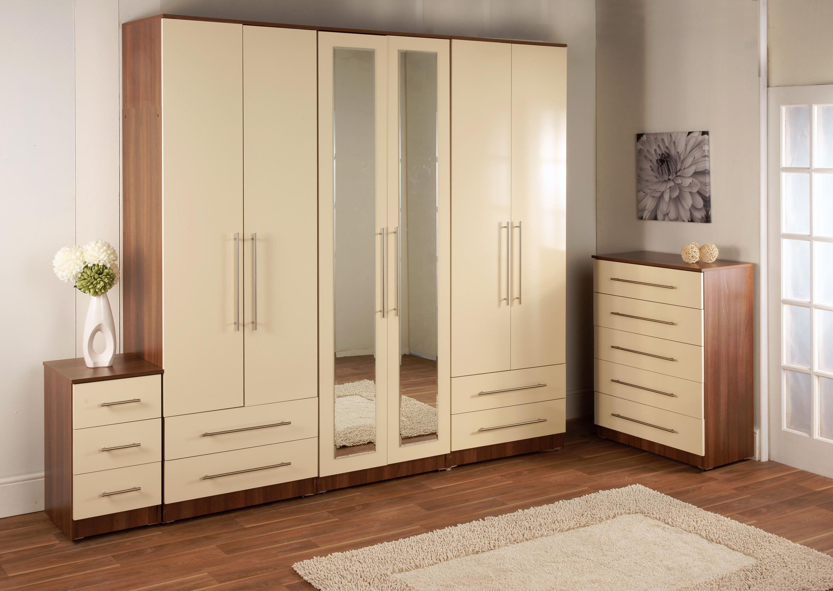 cupboard designs for master bedroom photo - 6