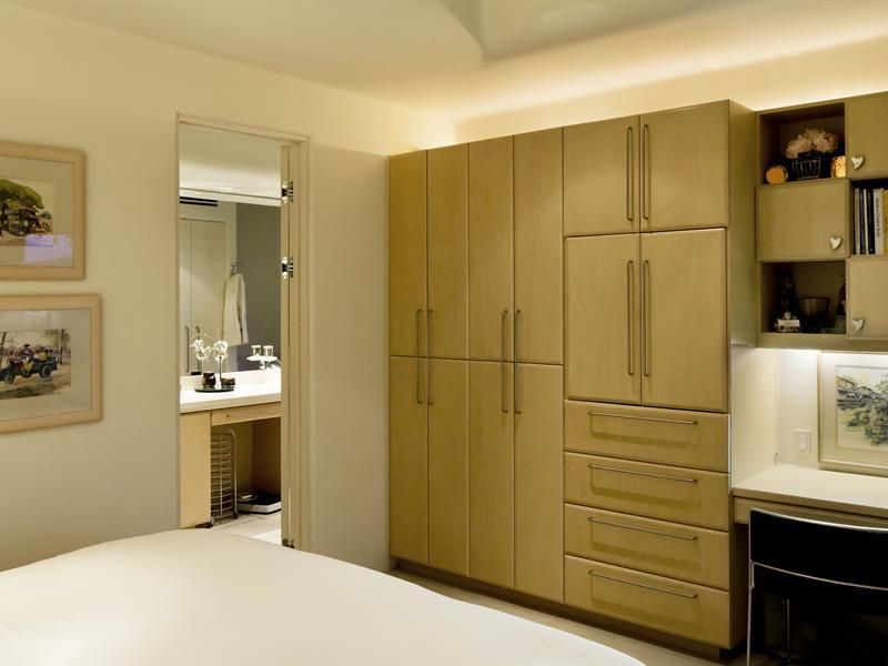 cupboard designs for master bedroom photo - 7