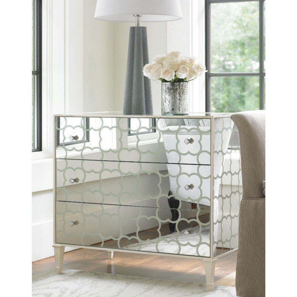 decorating with mirrored bedroom furniture photo - 2