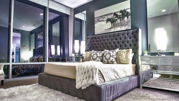 decorating with mirrored bedroom furniture photo - 5