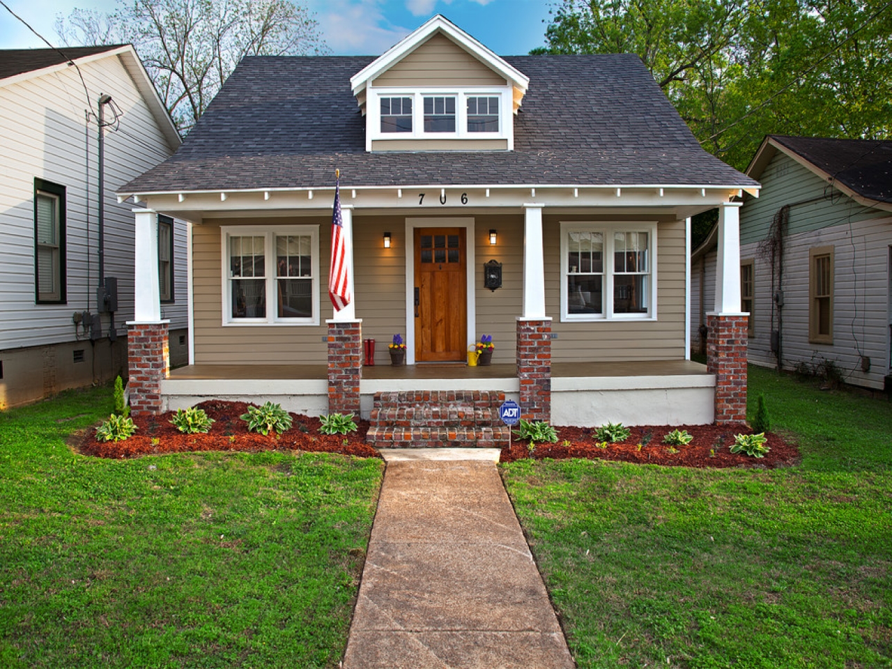 exterior paint colors for red brick homes photo - 8