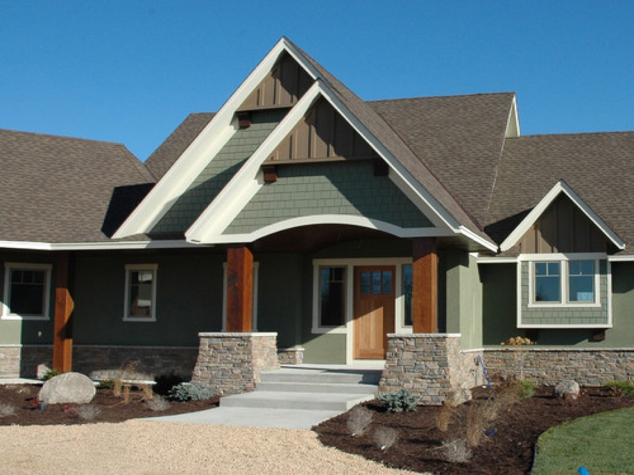 exterior paint colors with brown roof photo - 5