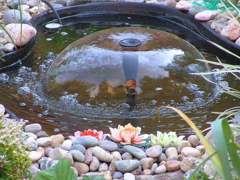 garden pond fountain ideas photo - 9