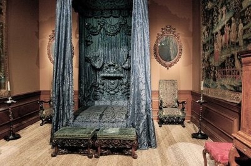 gothic style bedroom design photo - 2