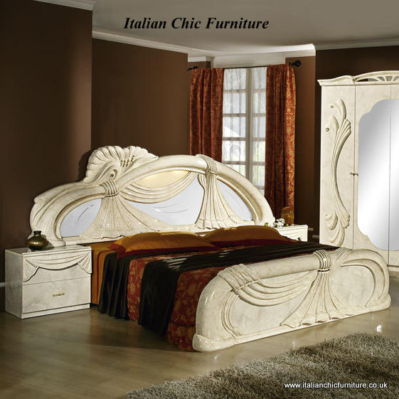 italian mirrored bedroom furniture photo - 8
