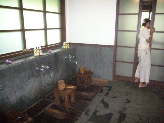 japanese bath house interior photo - 1